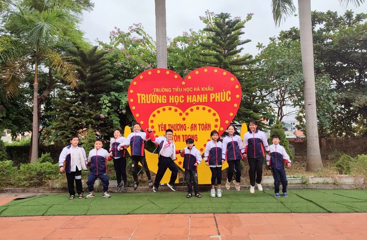 “Happy School” spreads love in Vietnam - ảnh 2