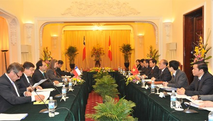 Le président du sénat chilien reçu par les dirigeants Vietnamiens - ảnh 1