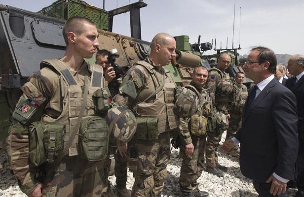 François Hollande en viste surprise en Afghanistan - ảnh 1