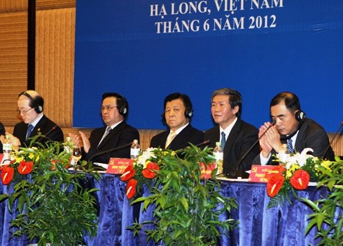 Approfondir les relations entre les partis communistes vietnamien et chinois - ảnh 1