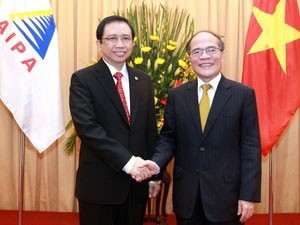Le président de la chambre basse indonésienne poursuit sa visite au Vietnam - ảnh 1