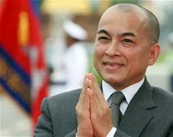 Le roi Norodom Sihamoni du Cambodge achève sa visite au Vietnam - ảnh 1