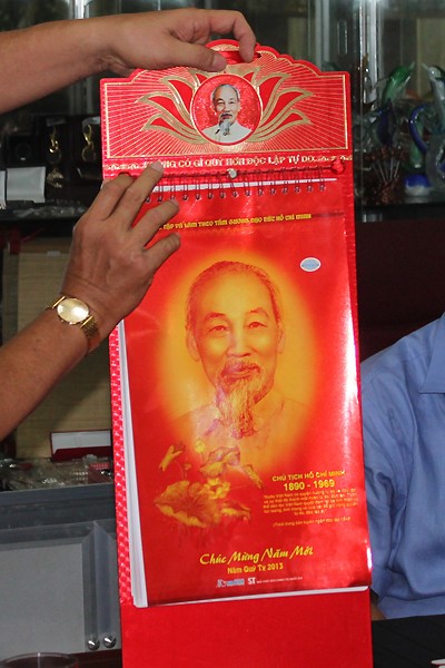 Publication du premier bloc-calendrier consacré au président Ho Chi Minh - ảnh 1