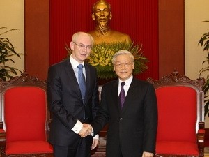 Herman Van Rompuy solennellement accueilli au Vietnam - ảnh 1