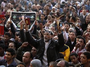Haute tension en Egypte à la veille d'un vote crucial - ảnh 1