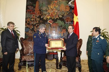 Le vice-Premier Ministre Nguyên Thiên Nhân reçoit des invités étrangers - ảnh 1