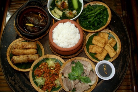 Les Kinh : la gastronomie, un trait culturel original  - ảnh 1