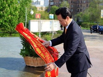 Le Premier ministre Nguyen Tan Dung entame sa visite en Russie - ảnh 1