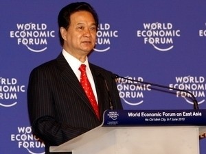 Premier Ministre Nguyen Tan Dung au forum économique mondial pour l’Asie de l’Est 2013 - ảnh 1