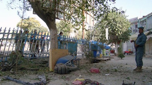 Afghanistan: Un gouverneur de district tué dans un attentat suicide - ảnh 1