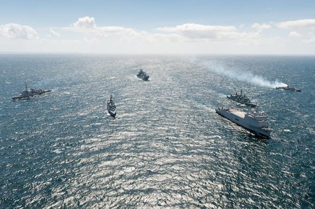 La République de Corée, les Etats-Unis et le Japon lancent un exercice maritime conjoint - ảnh 1
