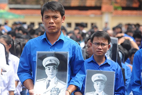 Dernier hommage au général Giap à Quang Binh, en dépit des intempéries - ảnh 11