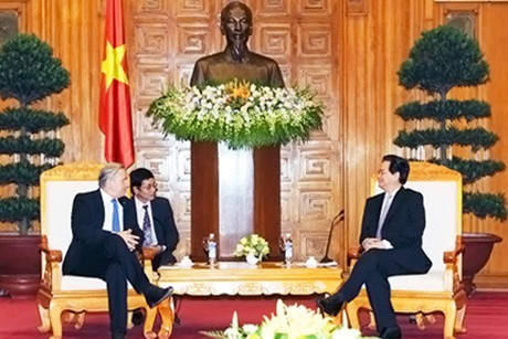 Le Premier Ministre vietnamien reçoit les gouverneurs de Berlin et du Territoire du Nord australien - ảnh 1