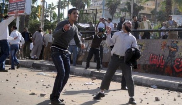 Egypte: une manifestation pro-Morsi dispersée au gaz lacrymogène au Caire - ảnh 1