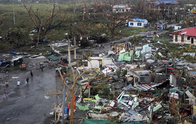 Le Vietnam mobilise toutes ses ressources pour faire face au super-typhon Haiyan - ảnh 2