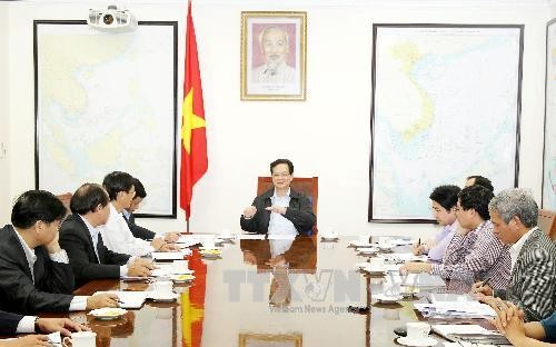 Le PM travaille avec des responsables de Ninh Thuân et Binh Phuoc - ảnh 1