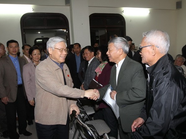 Le secrétaire général du Parti rencontre des électeurs de Ba Dinh et Hoan Kiem - ảnh 1