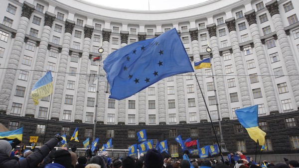Les portes de l’Union Européenne restent ouvertes à l’Ukraine - ảnh 1