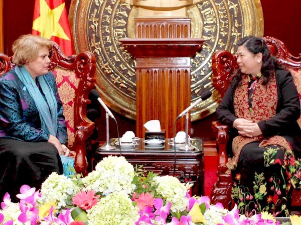 Tong Thi Phong reçoit la représentante de l’Unicef au Vietnam - ảnh 1