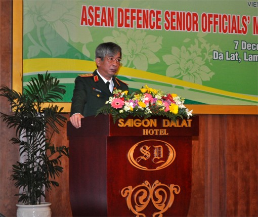 Le général Nguyen Chi Vinh au forum annuel de coopération défensive Japon-ASEAN - ảnh 1