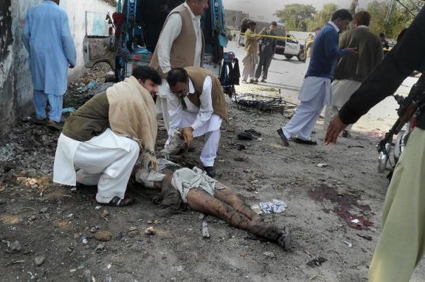 Pakistan: 38 morts dans le bombardement de sanctuaires talibans - ảnh 1