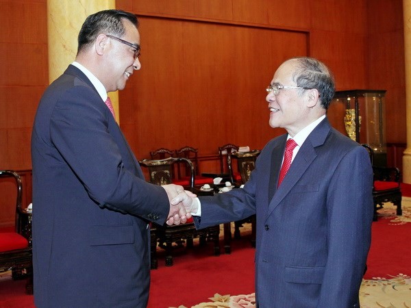 Le président du conseil de la ville sud-coréenne de Jong Il reçu par Nguyen Sinh Hung - ảnh 1