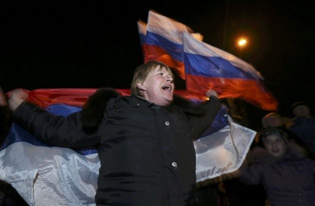 Crimée: 95% des votants approuvent le rattachement à la Russie - ảnh 1