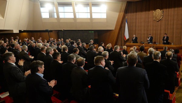 Le parlement de la Crimée demande le rattachement à la Russie - ảnh 1