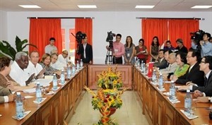 La Havane : entrevue entre le PM vietnamien et le président de l’AN cubain - ảnh 1