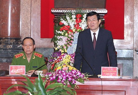 Le président Truong Tan Sang travaille avec le ministère de la Sécurité publique - ảnh 1