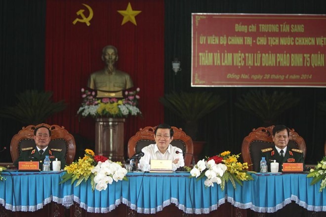 Le président Truong Tân Sang travaille avec la 7ème zone militaire - ảnh 1
