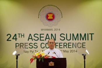 ASEAN: les chefs de la diplomatie soutiennent une solution pacifique à la crise en Thaïlande - ảnh 1