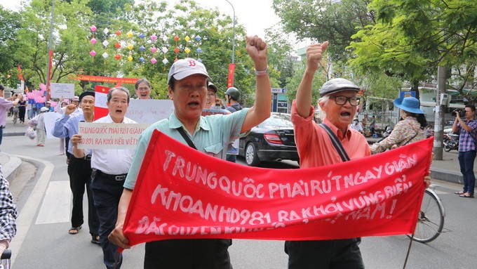 Les Vietnamiens continuent de protester contre la violation chinoise de la souveraineté vietnamienne - ảnh 1