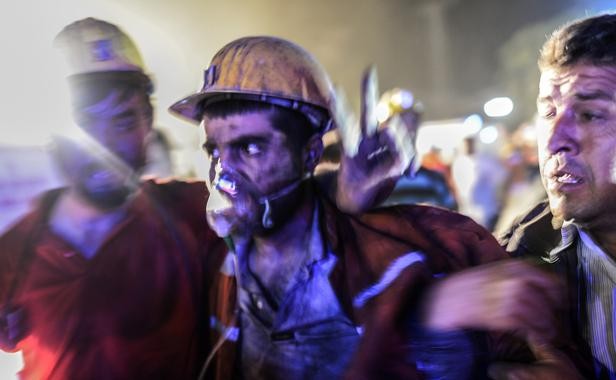 Explosion d'une mine en Turquie: Au moins 150 morts et 250 personnes bloquées - ảnh 1