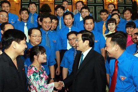 Le Président Truong Tan Sang reçoit les jeunes des entreprises relevant  des organes centraux - ảnh 1