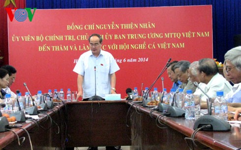 Nguyen Thien Nhan salue le rôle de l’Association des pêcheurs dans l’économie et la défense - ảnh 1