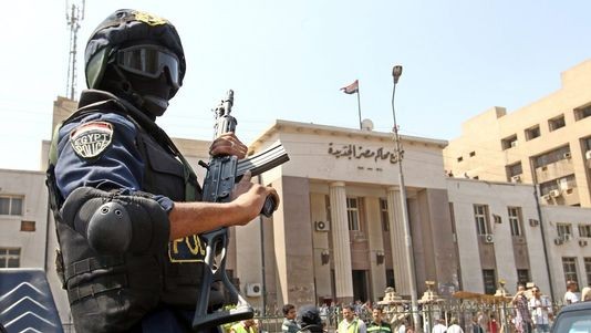 Egypte: un colonel de police tué dans un attentat près du palais présidentiel - ảnh 1