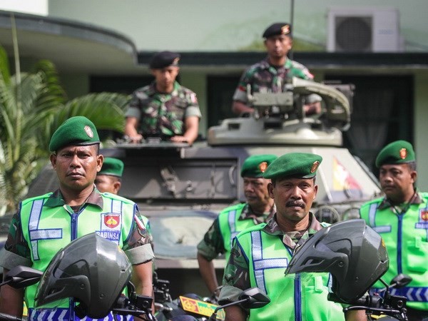 Indonésie : 137 000 policiers assureront la sécurité de la publication des résultats du scrutin - ảnh 1