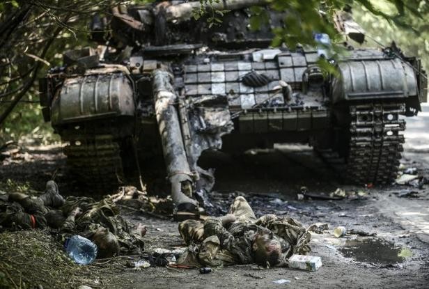 Ukraine: combats fratricides aux abords de Donetsk  - ảnh 1