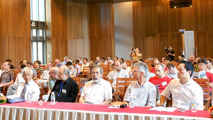 Ouverture à Binh Dinh du symposium international sur la physique  - ảnh 1