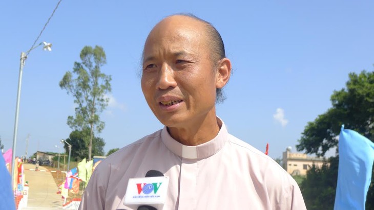 Le prêtre Pham Công Phuong oeuvre pour les ouvrages d’utilité publique - ảnh 1