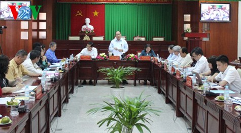Nguyen Xuan Phuc travaille avec Soc Trang sur la réforme judiciaire - ảnh 1