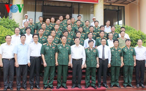 Truong Tan Sang rend visite à la brigade No2 de l’Armée populaire - ảnh 1