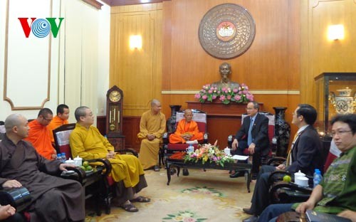 Nguyen Thien Nhan reçoit le président du comité central de l’Eglise bouddhique du Laos - ảnh 1