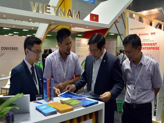 KL Converge : les marchandises vietnamiennes impressionnent les visiteurs - ảnh 1