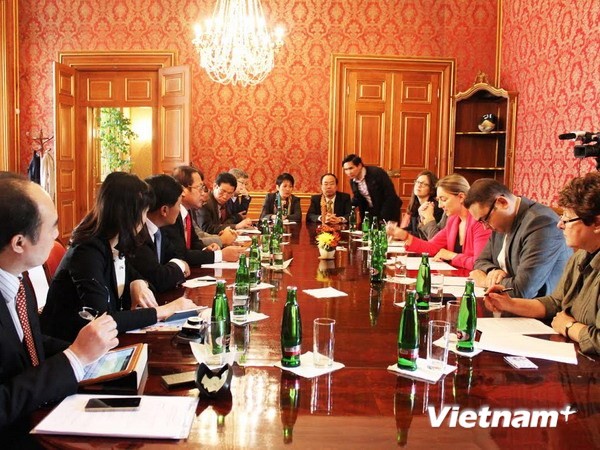Le Vietnam et la République Tchèque intensifient leur coopération dans l’information et  la communic - ảnh 1