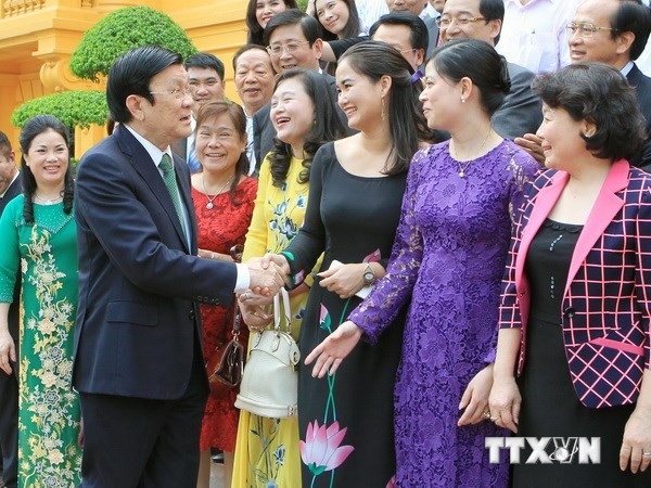 Le président Truong Tan Sang reçoit les hommes d’affaires exemplaires - ảnh 1