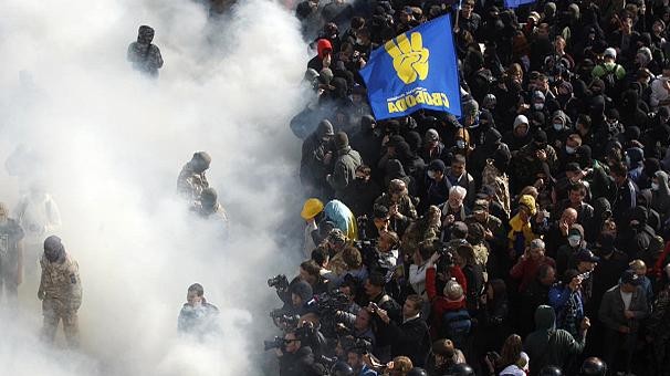 Ukraine : grogne des nationalistes aux abords du Parlement - ảnh 1