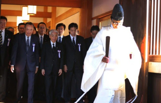 Japon: nouvelle visite de parlementaires au sanctuaire controversé Yasukuni - ảnh 1