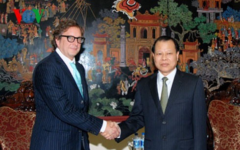 Vu Van Ninh rencontre le président du Fonds d’investissement Harbinger Capital - ảnh 1